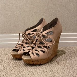 Hinge nude lace up wedges size 7.5